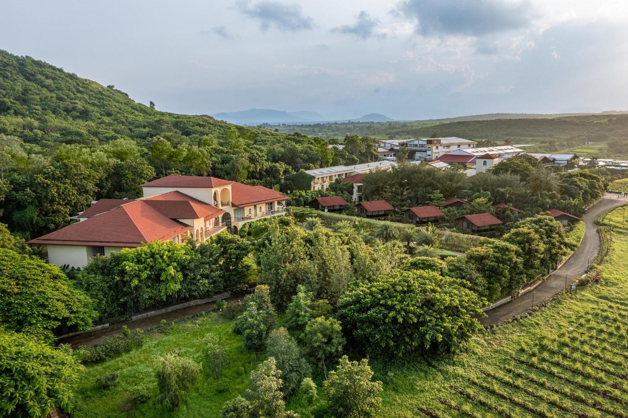 Hotel The Source At Sula Nashik Esterno foto